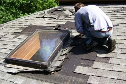 Installation process of skylight on shingle roof